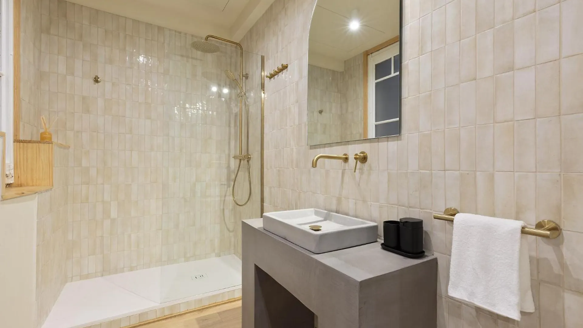 Diagonal Apartments By Olala Homes برشلونة